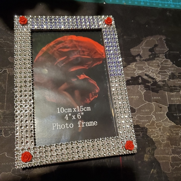 Picture frame - Picture 1 of 1